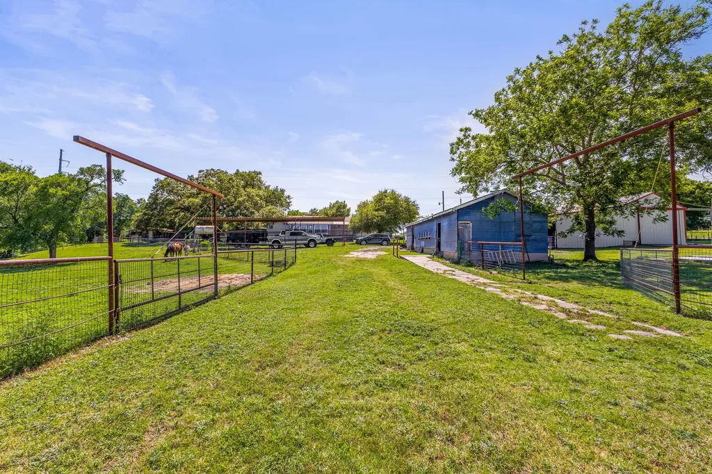 1305 S Old Temple Road Lorena TX 76655