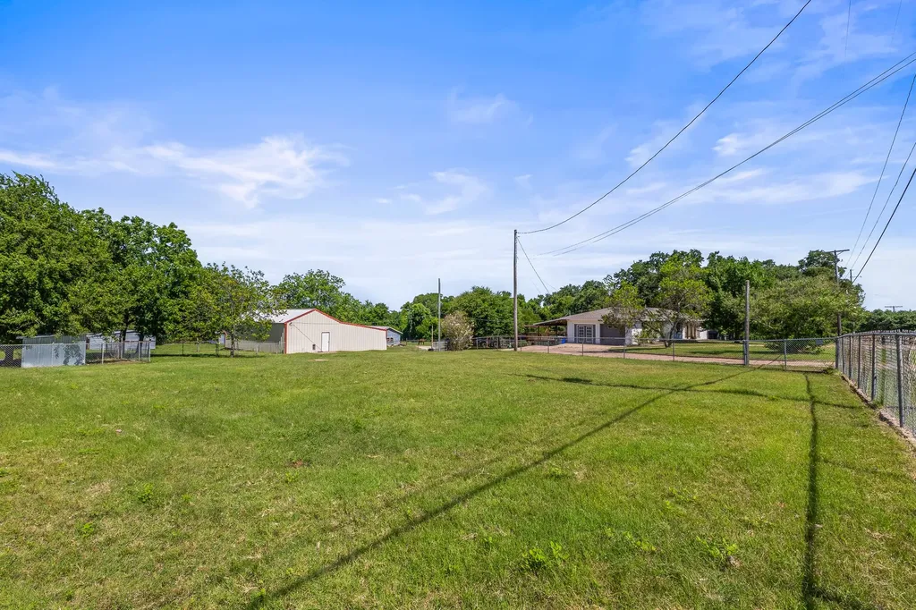 1305 S Old Temple Road Lorena TX 76655