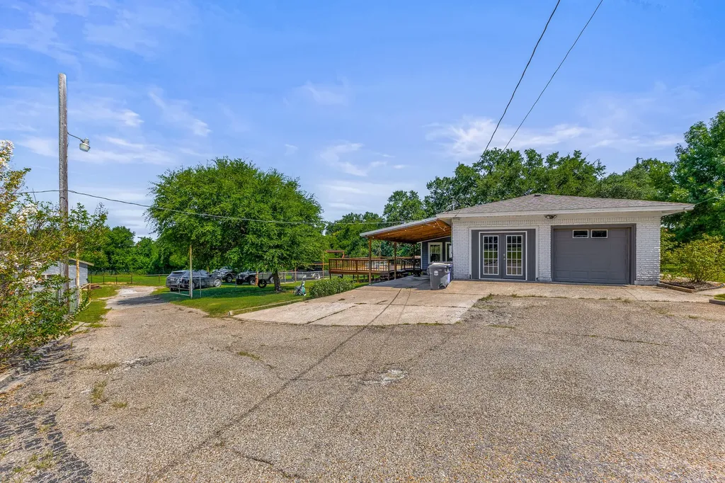 1305 S Old Temple Road Lorena TX 76655
