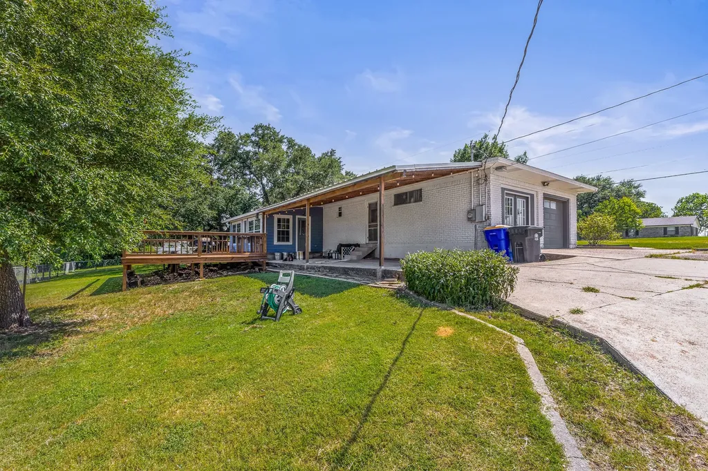 1305 S Old Temple Road Lorena TX 76655