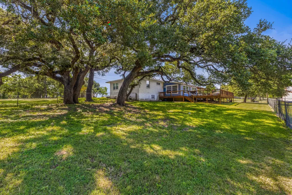 1305 S Old Temple Road Lorena TX 76655