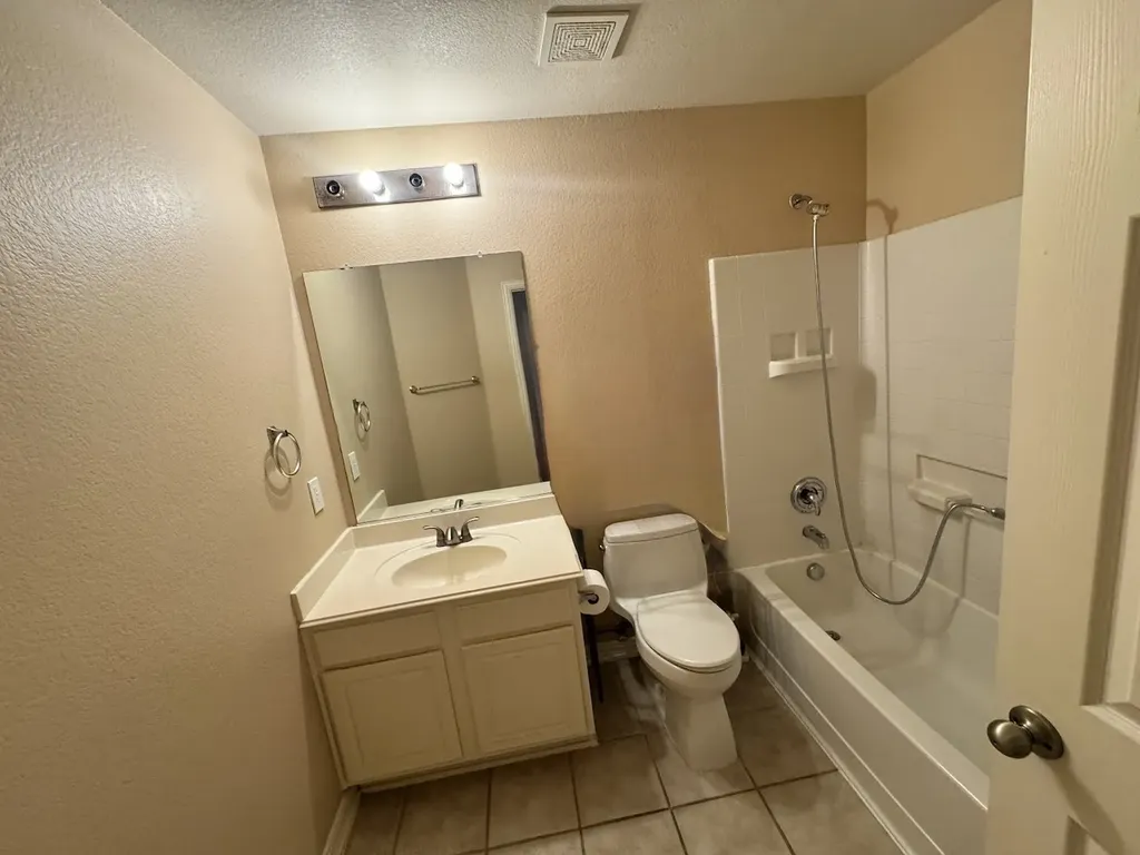 1031 Fleetwood Cove Drive Grand Prairie TX 75052