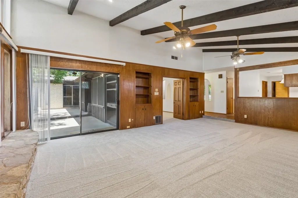 1928 Loma Linda Court Fort Worth TX 76112
