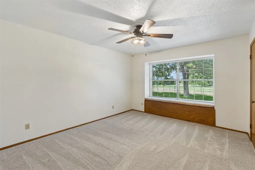 1928 Loma Linda Court Fort Worth TX 76112