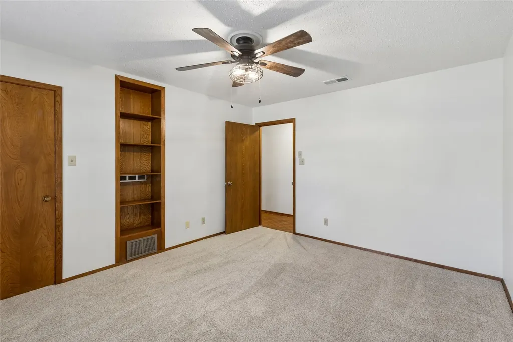 1928 Loma Linda Court Fort Worth TX 76112