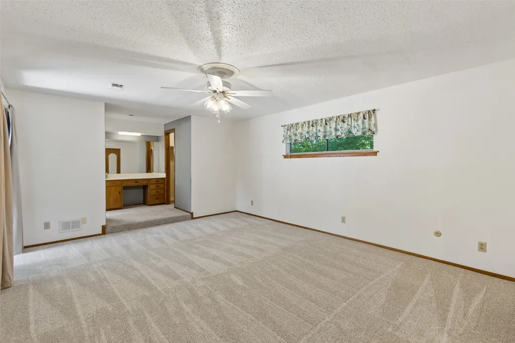 1928 Loma Linda Court Fort Worth TX 76112