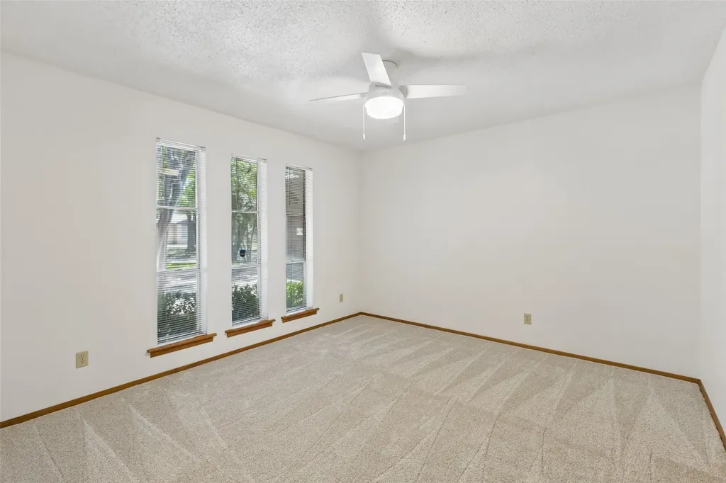 1928 Loma Linda Court Fort Worth TX 76112
