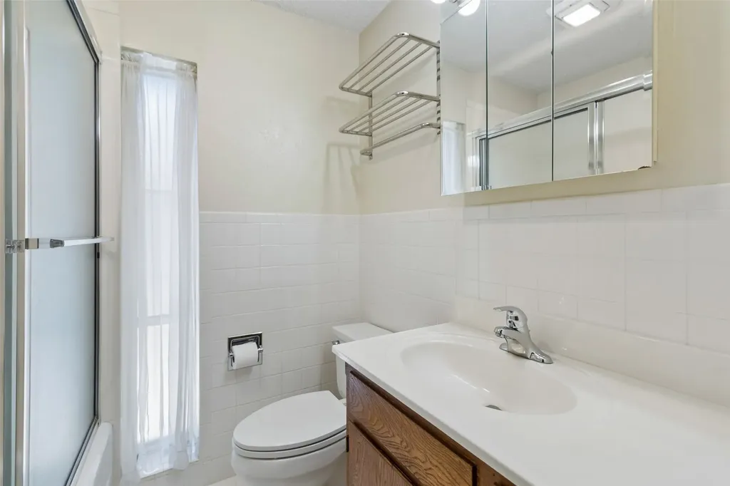 1928 Loma Linda Court Fort Worth TX 76112