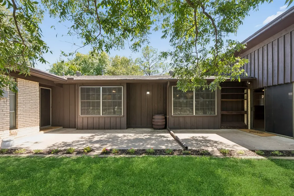 1928 Loma Linda Court Fort Worth TX 76112