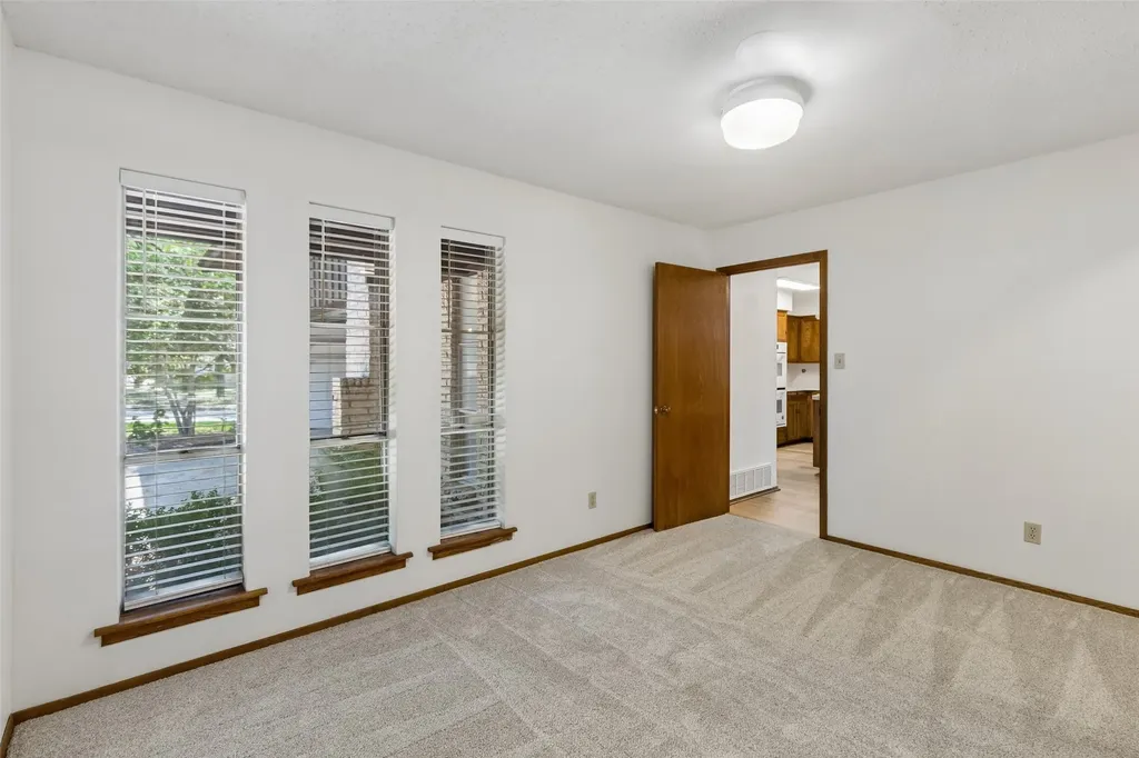 1928 Loma Linda Court Fort Worth TX 76112