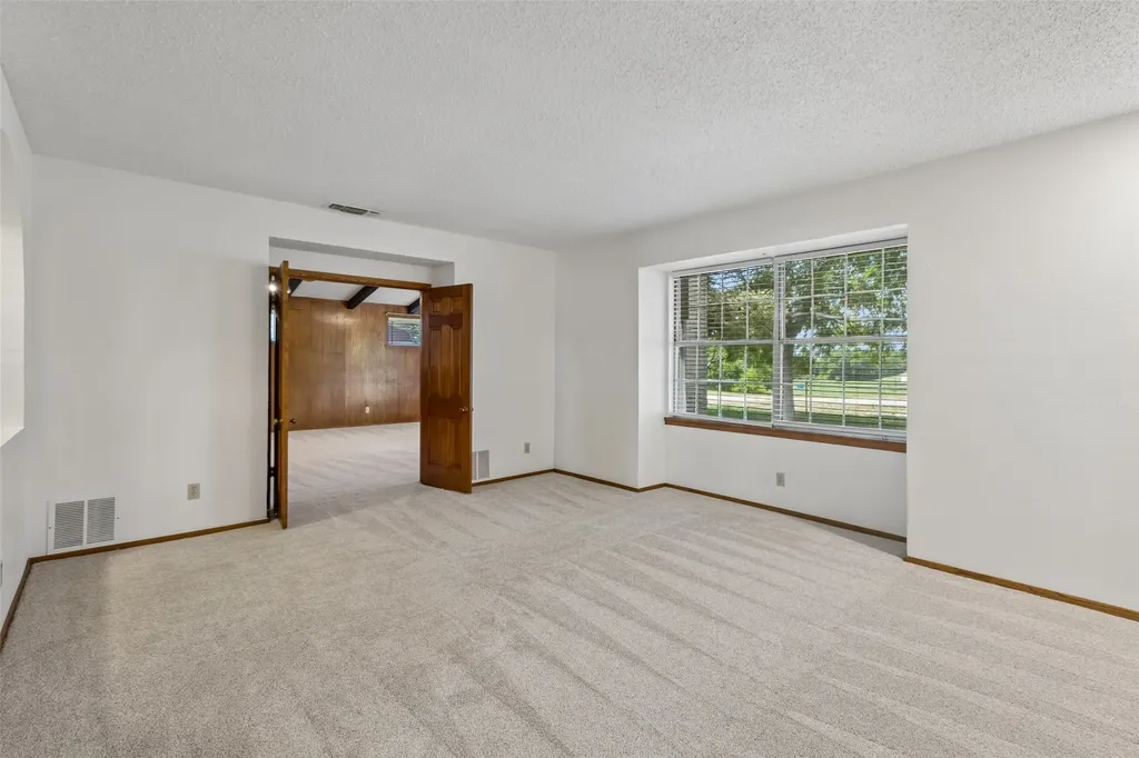 1928 Loma Linda Court Fort Worth TX 76112