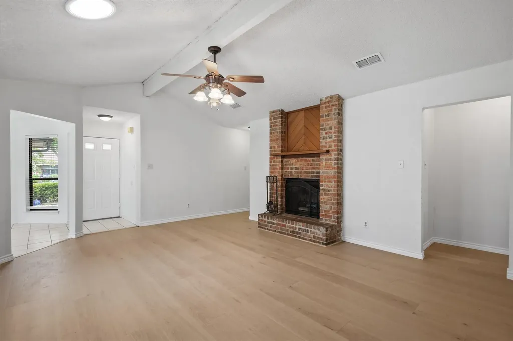 5537 Silver Maple Drive Arlington TX 76018