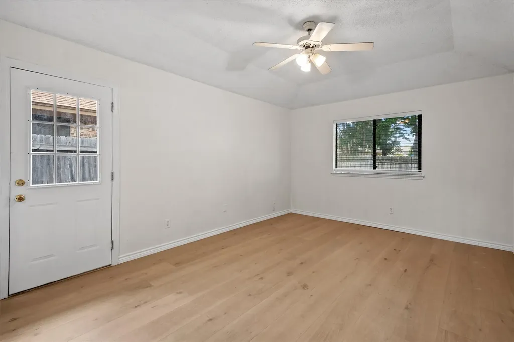 5537 Silver Maple Drive Arlington TX 76018