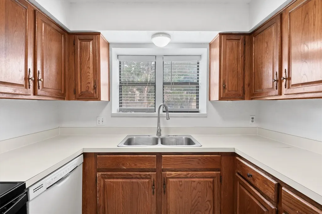 5537 Silver Maple Drive Arlington TX 76018