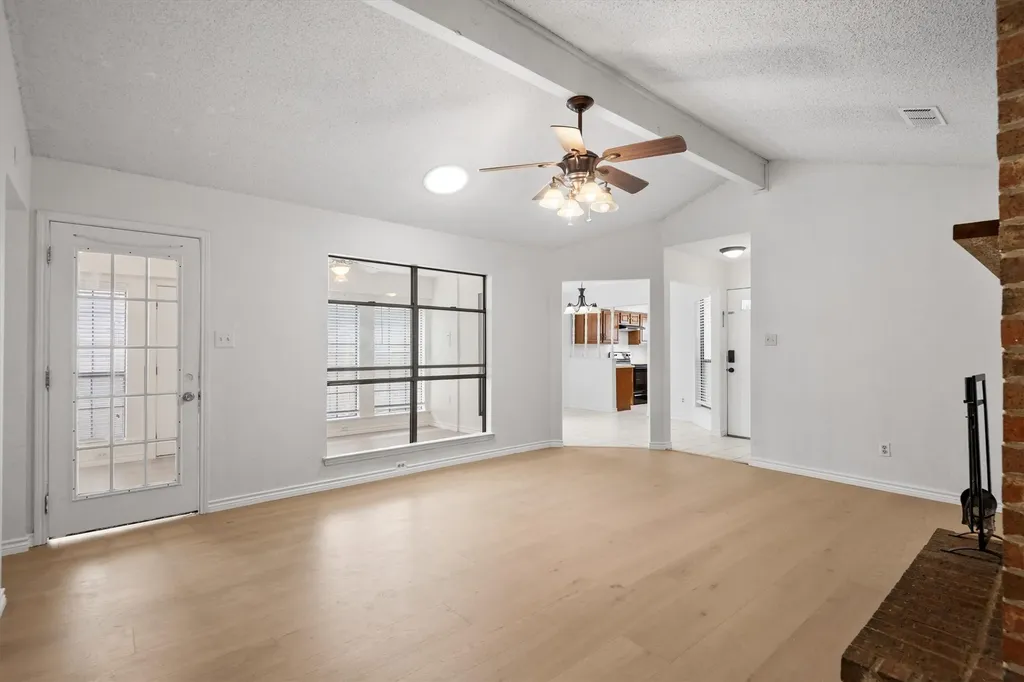 5537 Silver Maple Drive Arlington TX 76018