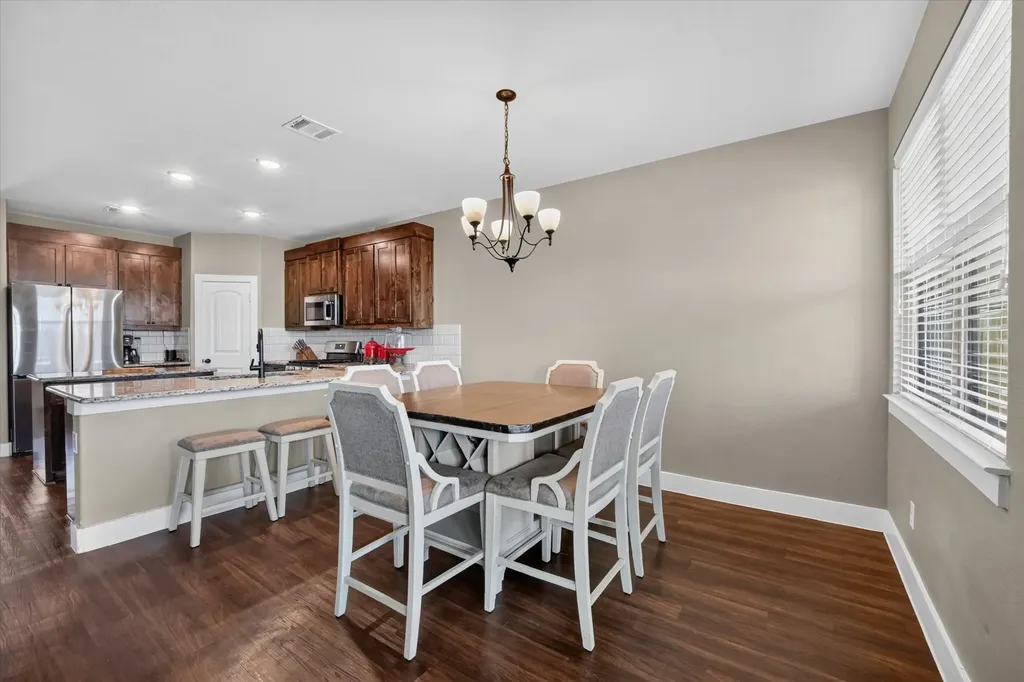 39 S Highland Drive Sanger TX 76266