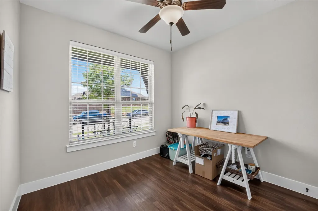 39 S Highland Drive Sanger TX 76266