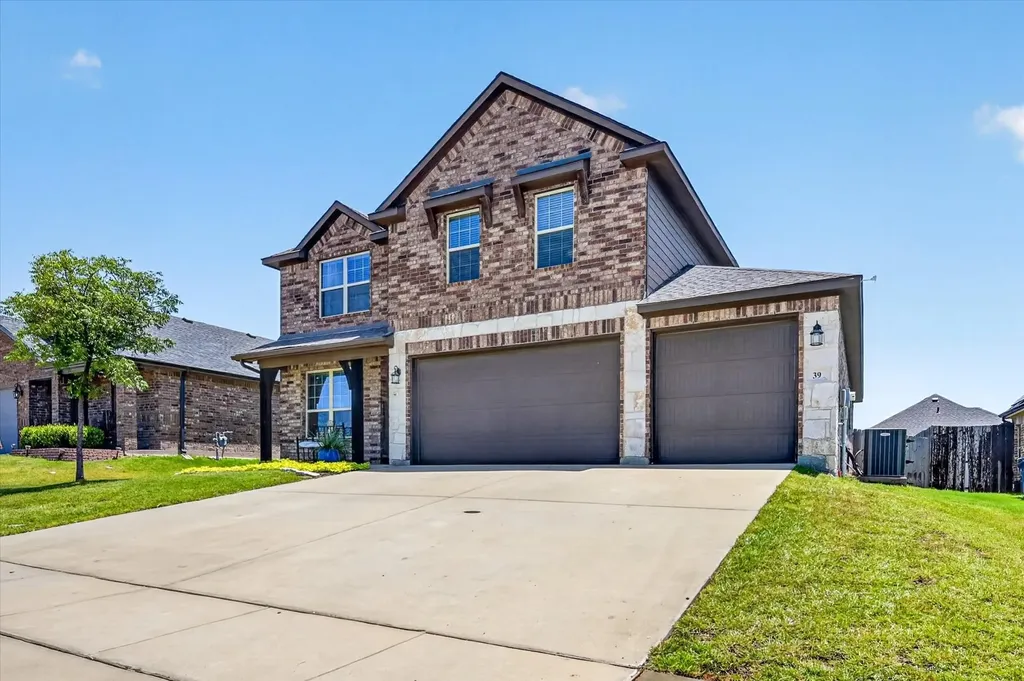 39 S Highland Drive Sanger TX 76266