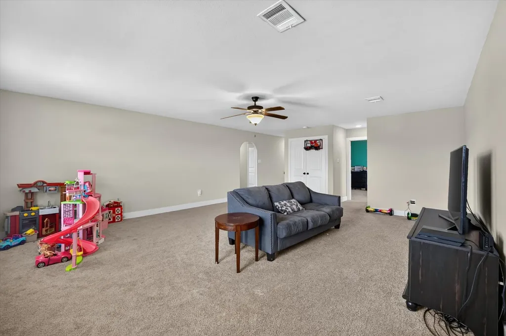 39 S Highland Drive Sanger TX 76266