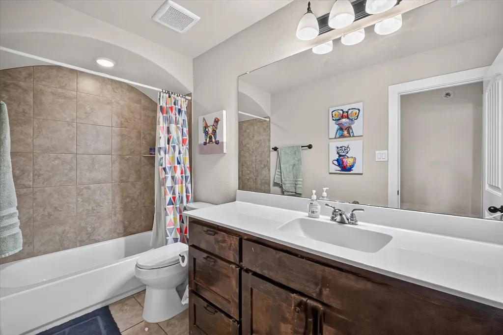 39 S Highland Drive Sanger TX 76266