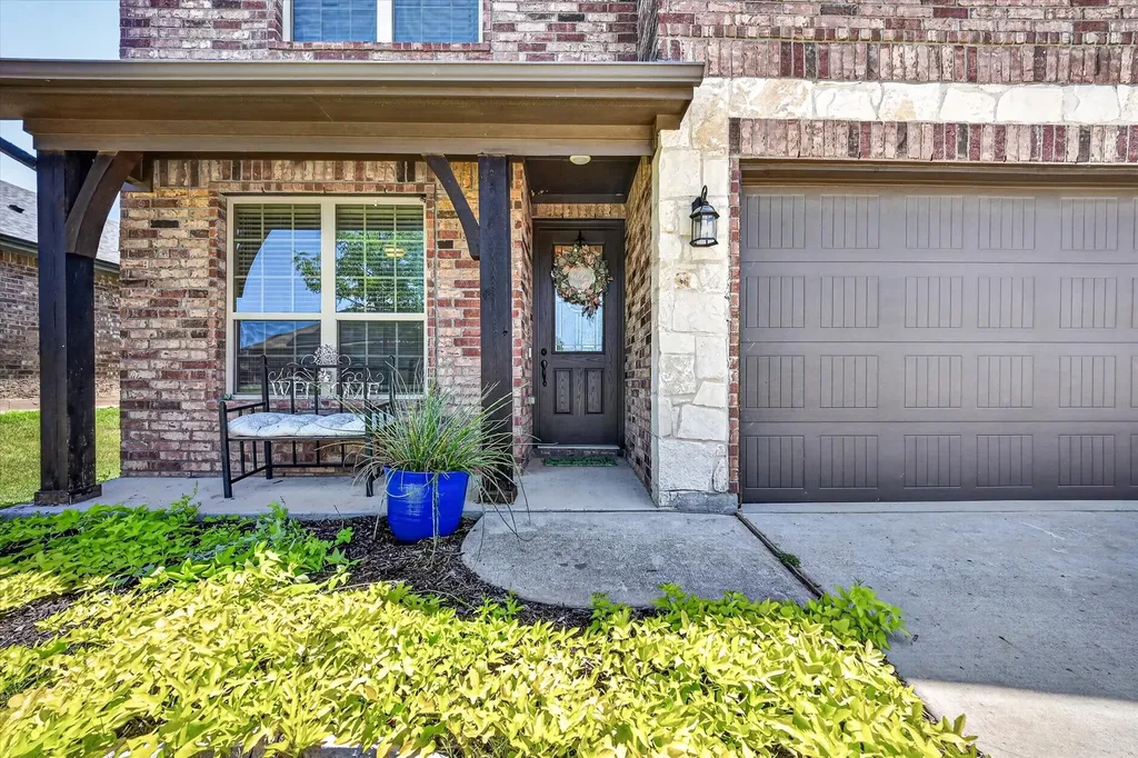 39 S Highland Drive Sanger TX 76266