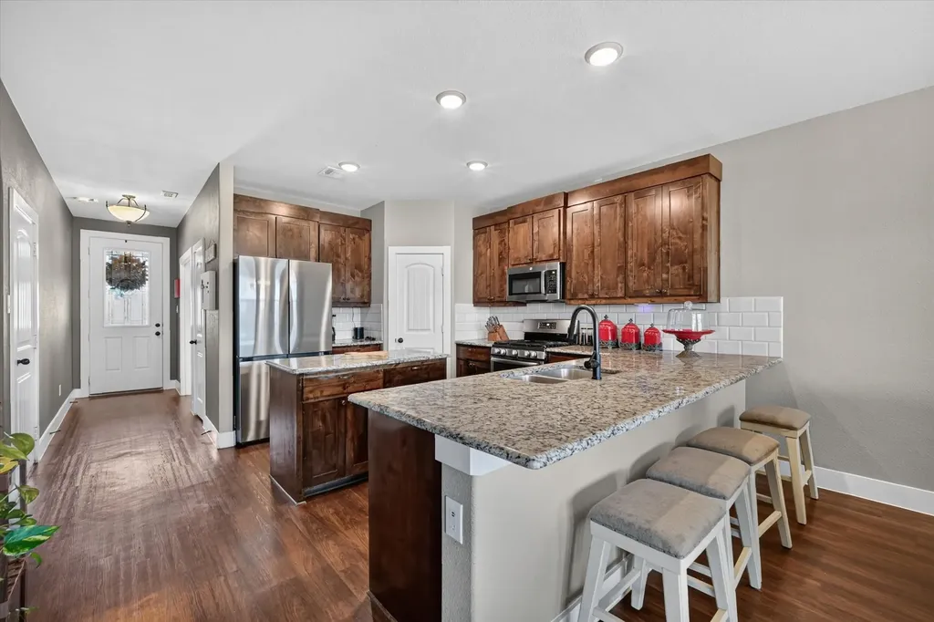 39 S Highland Drive Sanger TX 76266