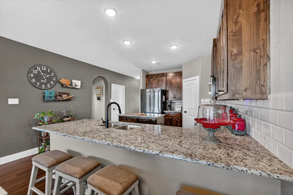 39 S Highland Drive Sanger TX 76266