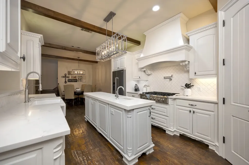 8100 Canyon Oak Drive North Richland Hills TX 76182