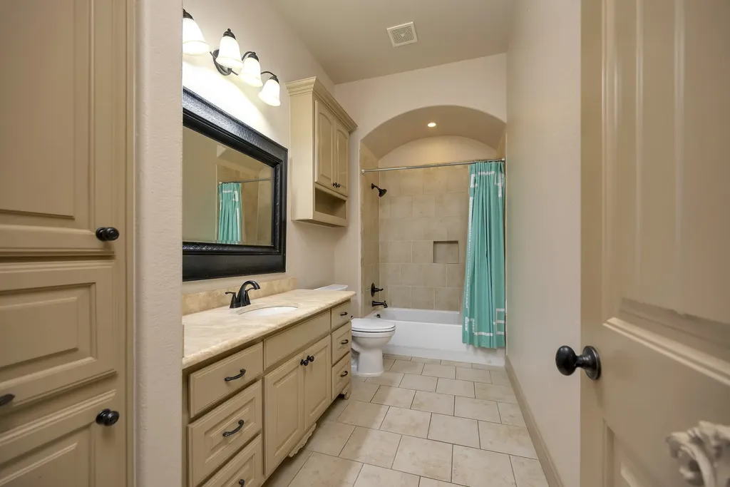 8100 Canyon Oak Drive North Richland Hills TX 76182