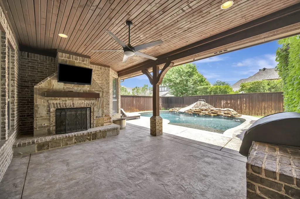 8100 Canyon Oak Drive North Richland Hills TX 76182