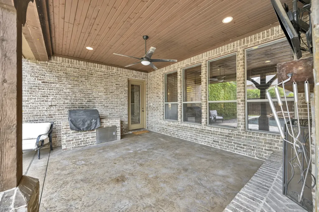 8100 Canyon Oak Drive North Richland Hills TX 76182