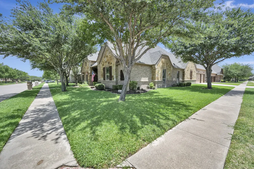 8100 Canyon Oak Drive North Richland Hills TX 76182