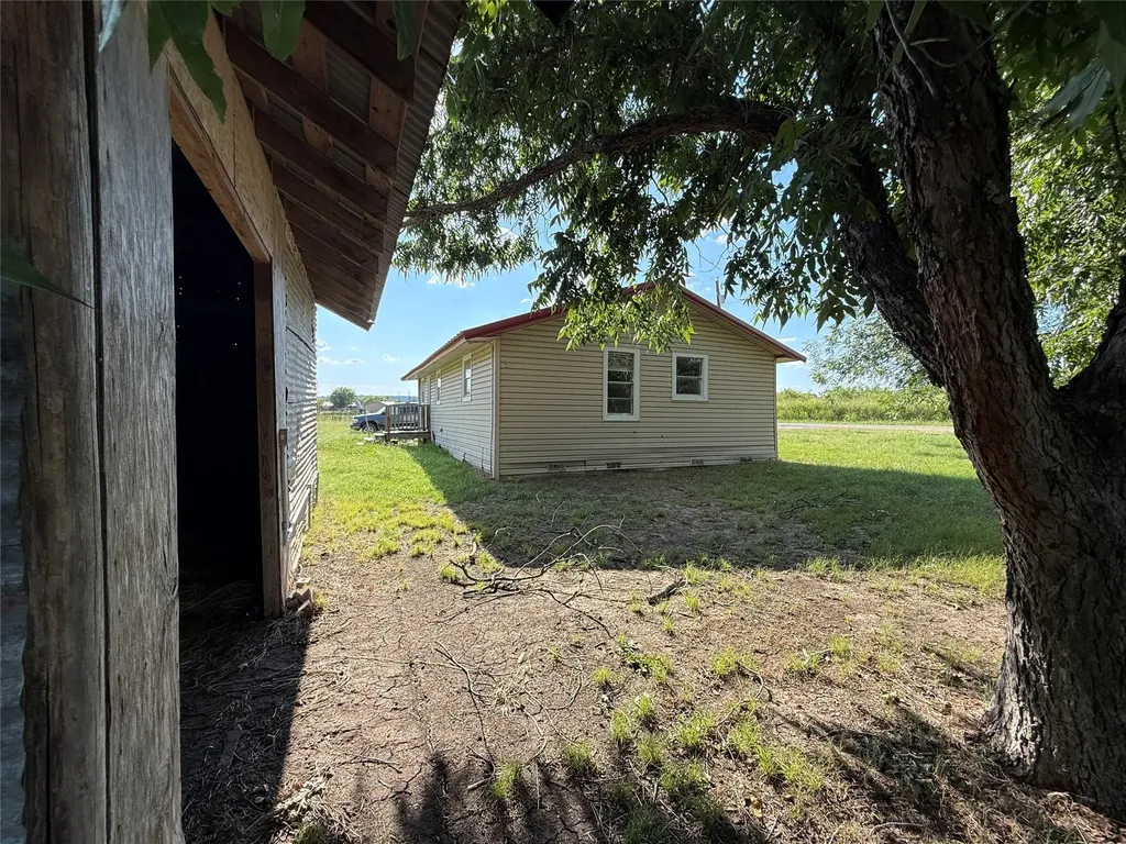 902 Grimes Road Mineral Wells TX 76067