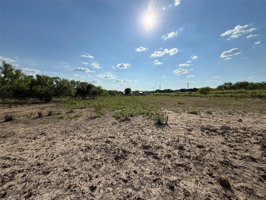 902 Grimes Road Mineral Wells TX 76067