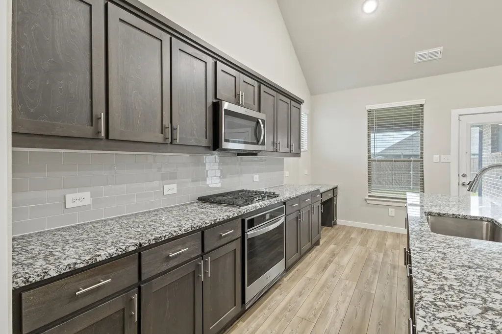 652 Congressional Avenue Red Oak TX 75154