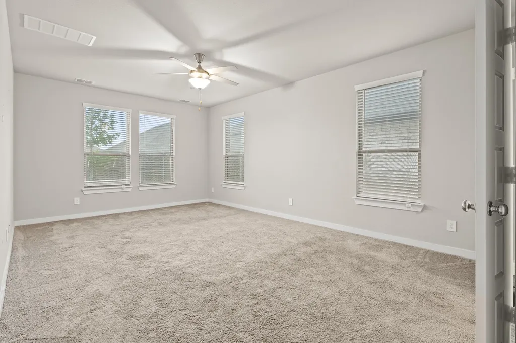 652 Congressional Avenue Red Oak TX 75154