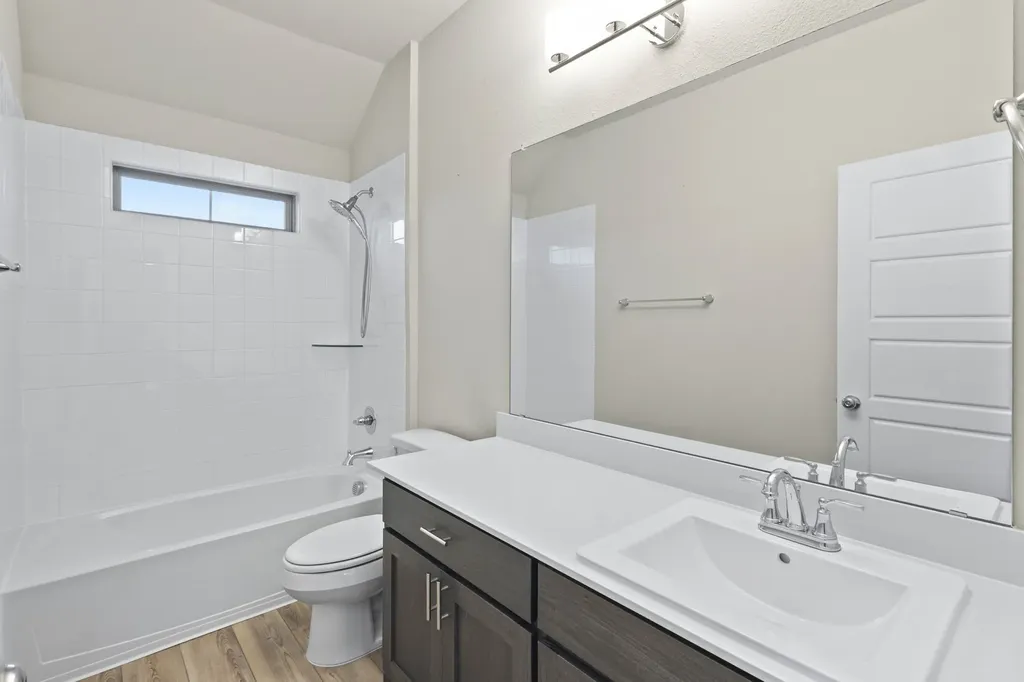 652 Congressional Avenue Red Oak TX 75154