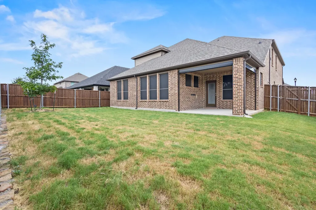 652 Congressional Avenue Red Oak TX 75154