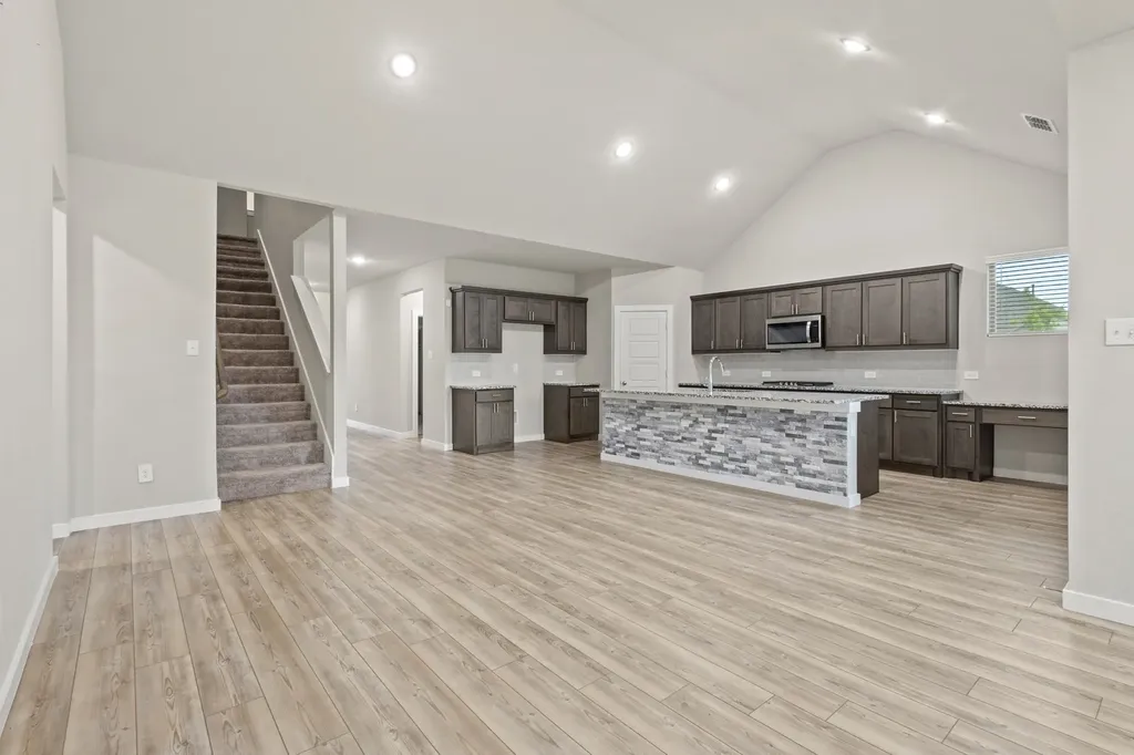 652 Congressional Avenue Red Oak TX 75154