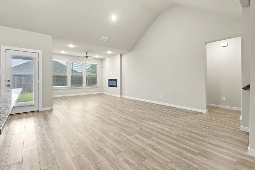 652 Congressional Avenue Red Oak TX 75154