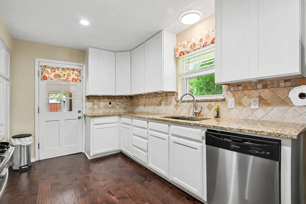 1114 Glouchester Drive Garland TX 75040