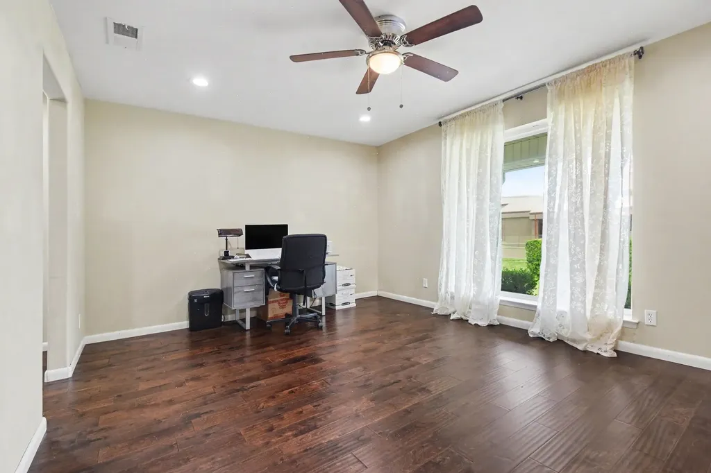 1114 Glouchester Drive Garland TX 75040