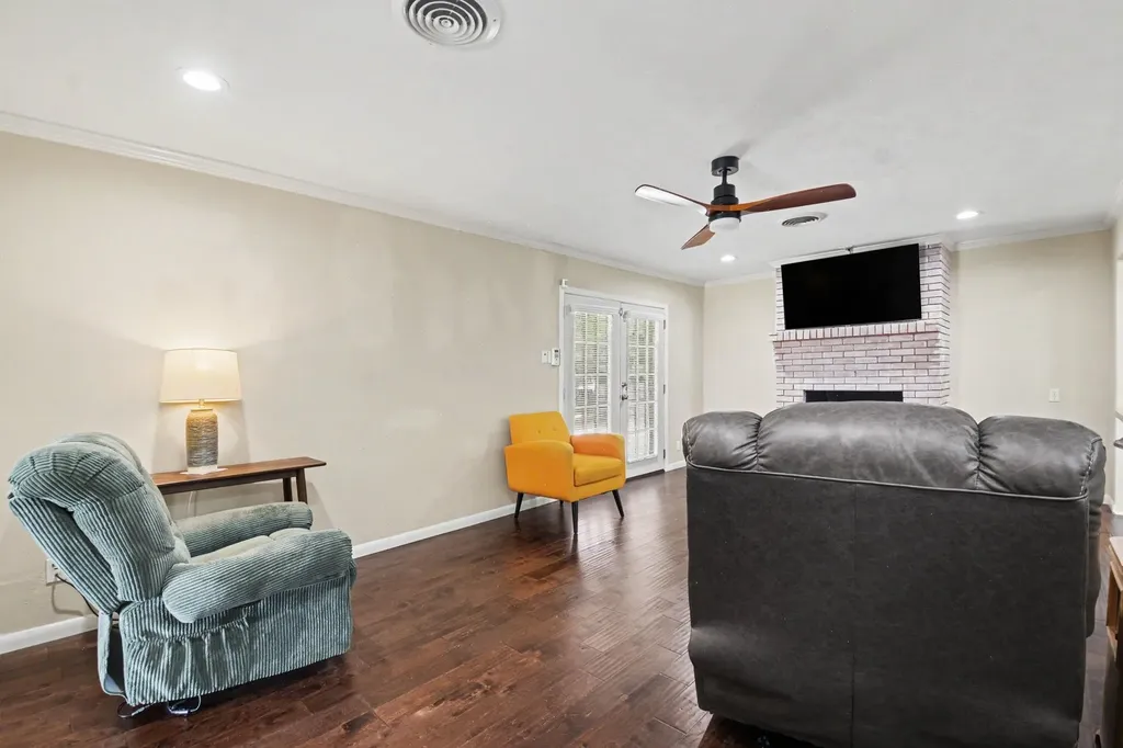 1114 Glouchester Drive Garland TX 75040