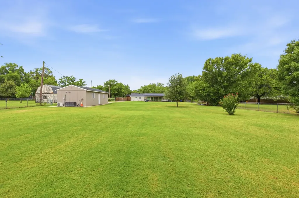 2815 Roosevelt Drive Dalworthington Gardens TX 76016