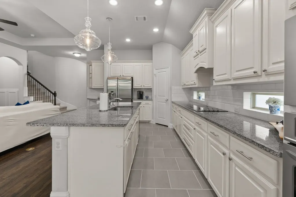 9621 Rosina Trail Fort Worth TX 76126