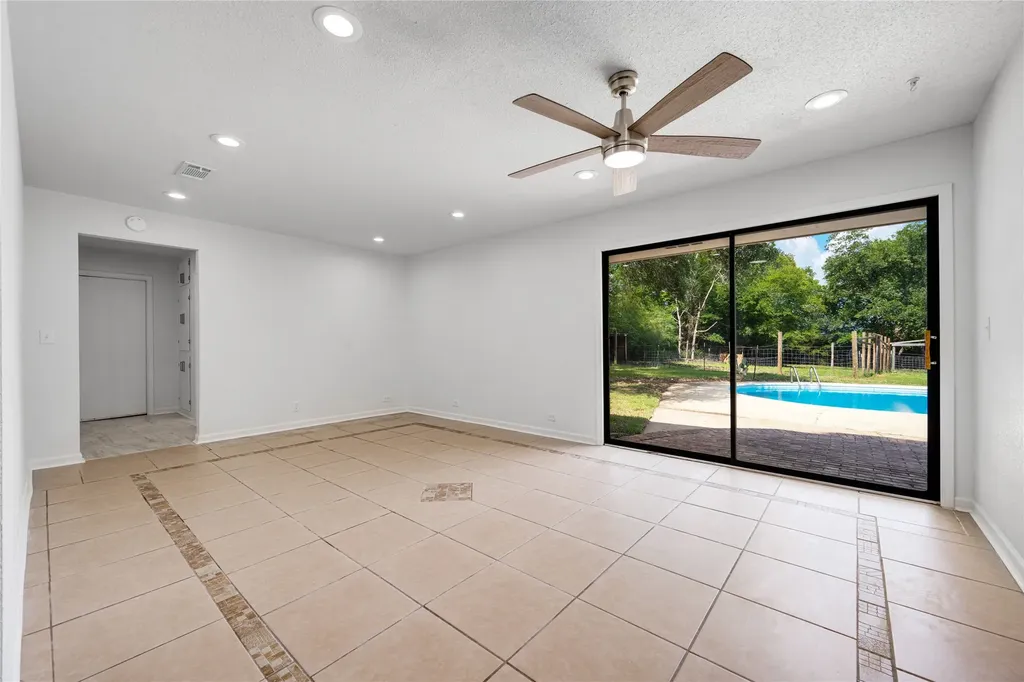 307 Daingerfield Street Naples TX 75568