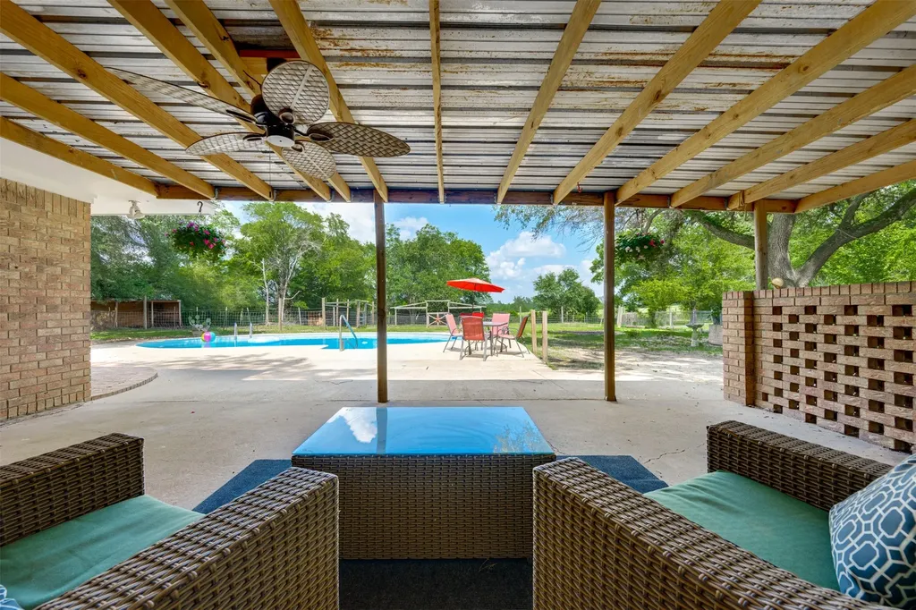 307 Daingerfield Street Naples TX 75568