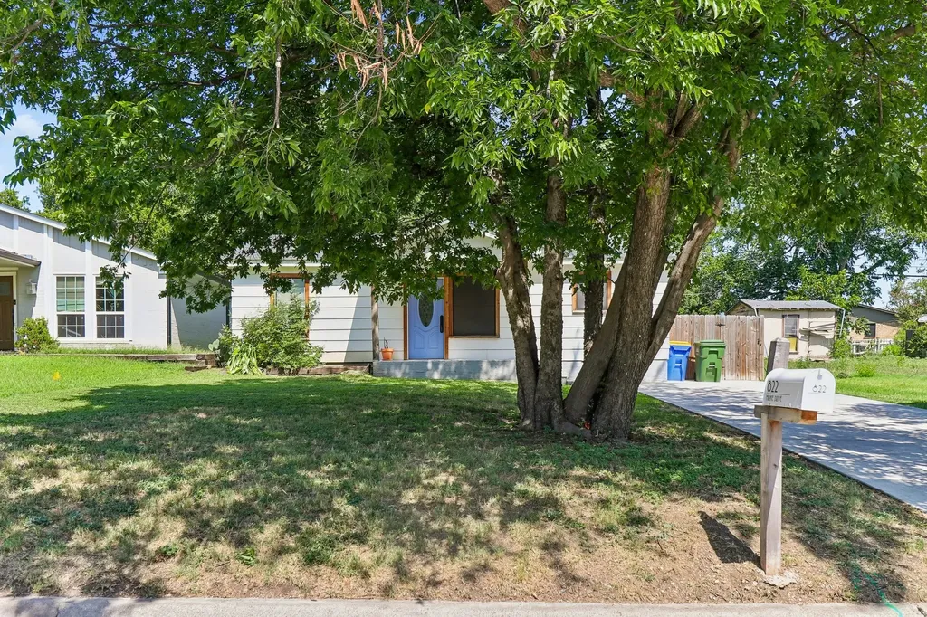 822 Mirike Drive White Settlement TX 76108