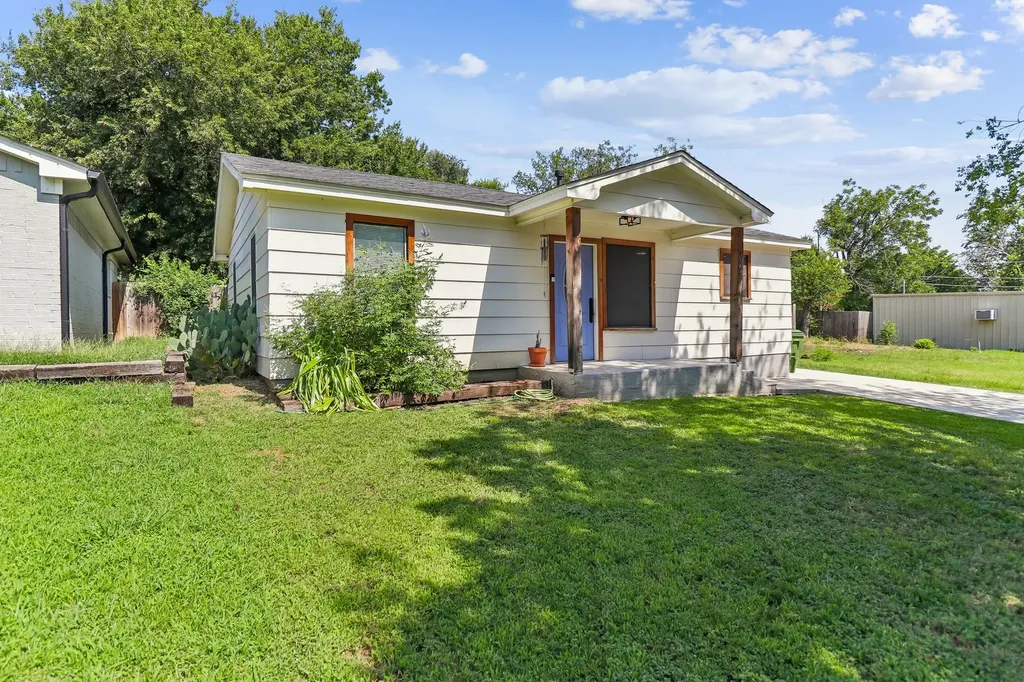 822 Mirike Drive White Settlement TX 76108