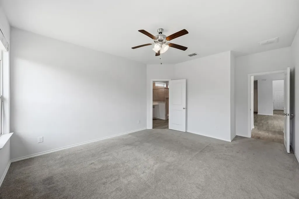 1024 Runnels Lane Aubrey TX 76227